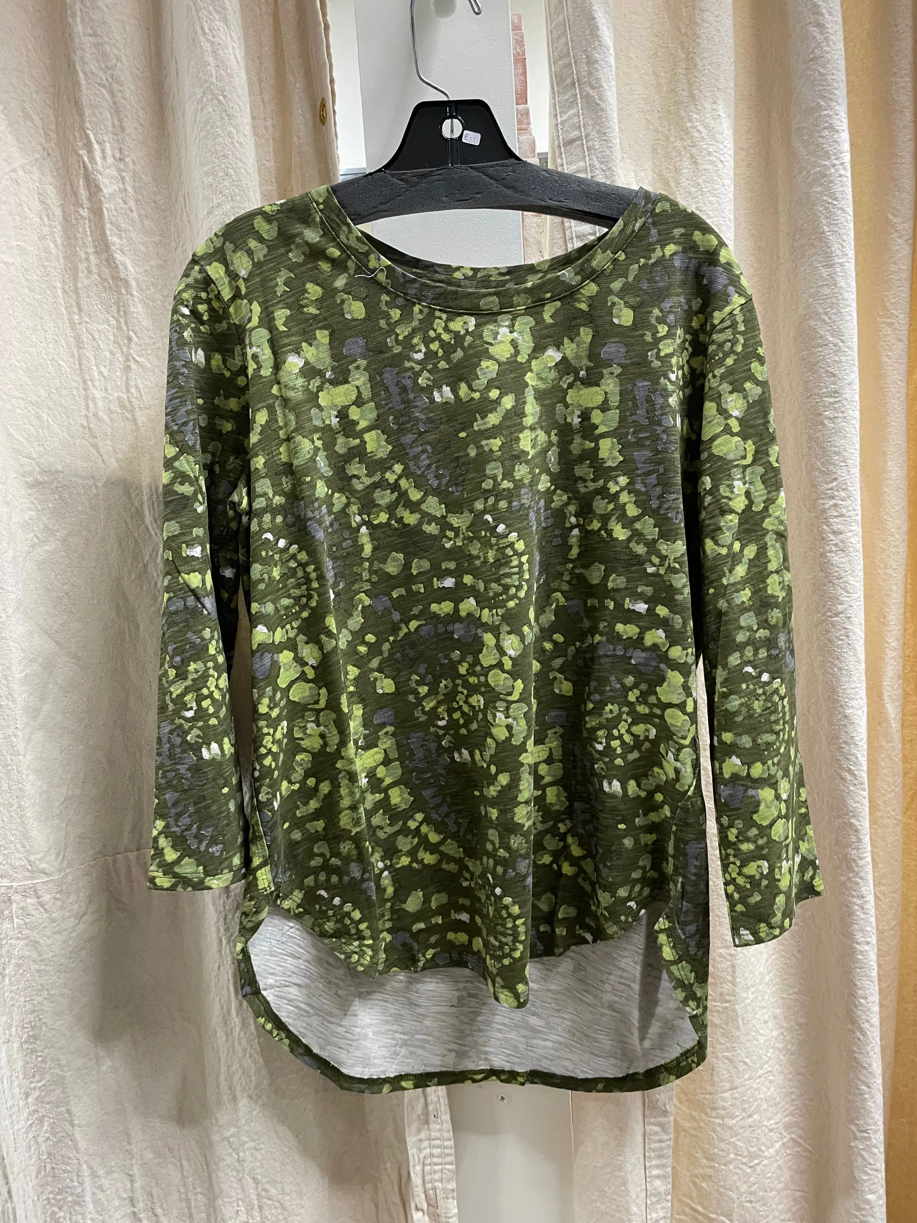 3/4 Sleeve Hi-Low Slub Tee Kaleidescope in Olive by Escape